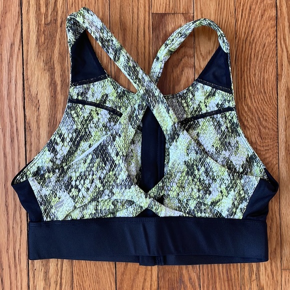 *NWOT* Fabletics Sports Bra - Picture 2 of 2